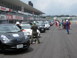 競技車両が並んでいます