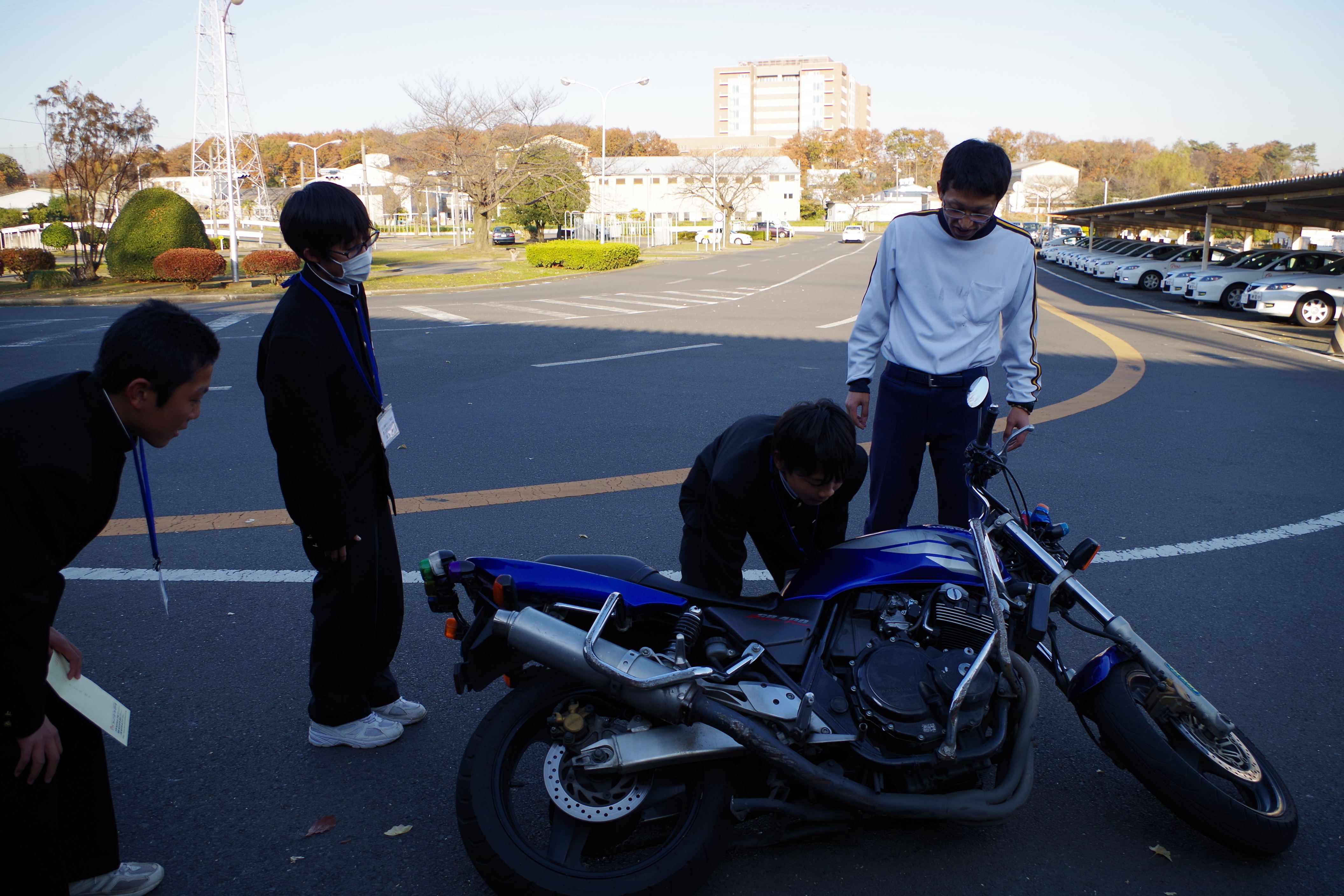 バイク引き起こし体験