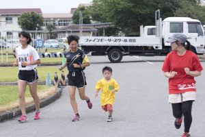 ファンランでは、小さなお子様や親御様も一緒に走れます