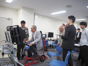 自転車シミュレーターの様子