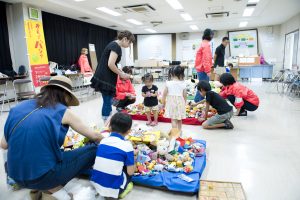 おもちゃの物々交換「かえっこバザール」